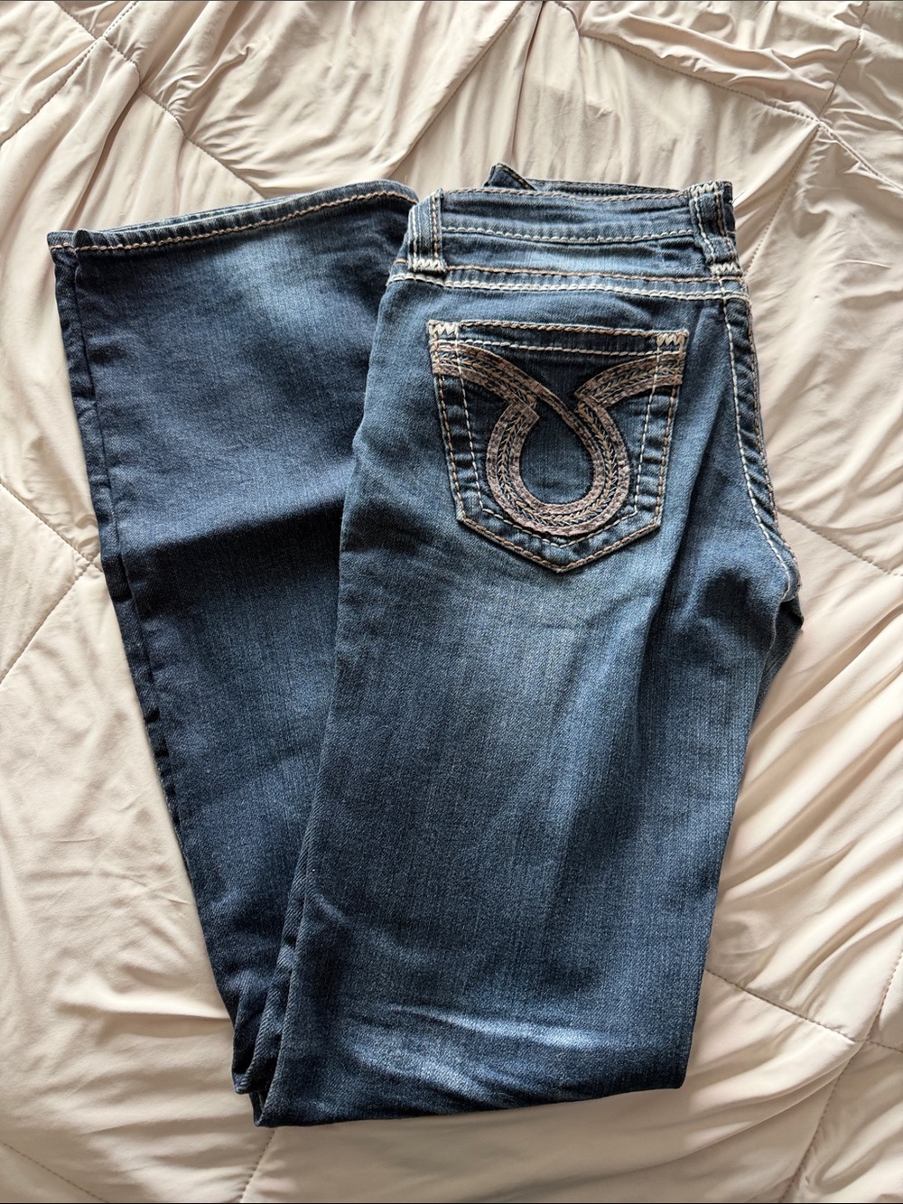 Classic Blue Women's Bootcut Jeans - Stylish Embroidered Pocket